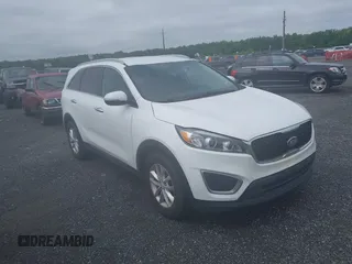 2017 Kia Sorento LX z VIN 5XYPGDA5XHG222840, wystawiony jako IAAI lot #42349065 z przebiegiem 220 683 mil mil oraz . Historia ofert i sprzedaży dostępna na DreamBid. Obrazek 1.