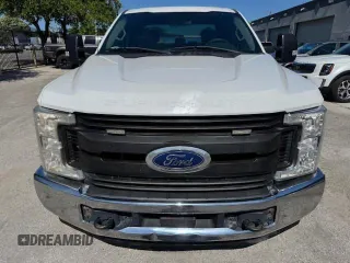 2019 Ford F-250 XL с VIN 1FT7X2A6XKED16231, выставлен на аукционе Copart как лот 57676615 с пробегом 107 278 миль миль и На запчасти • Non repairable. История ставок и продаж доступна на DreamBid. Изображение 5.