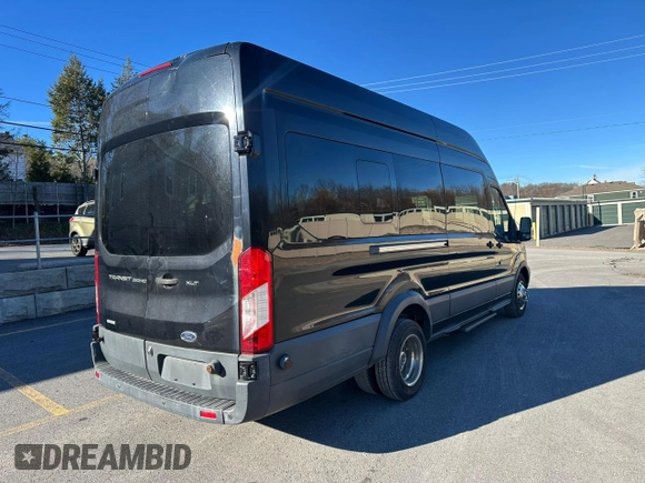 2017 Ford Transit Passenger XL with VIN 1FBVU4XG1HKA50432, listed as a Copart auction lot 83802734 with 144,324 mi miles and Clean Title. Bid and sale history available at DreamBid. Image 3.