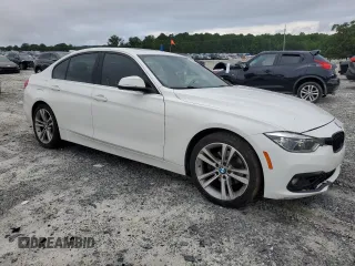2018 BMW 3 Series 330i z VIN WBA8B9G53JNV00383, wystawiony jako Copart lot #60149505 z przebiegiem 152 711 mil mil oraz Czysty tytuł • Clean title. Historia ofert i sprzedaży dostępna na DreamBid. Obrazek 4.