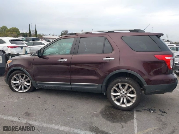 2011 Ford Explorer Limited with VIN 1FMHK8F84BGA65464, listed as a IAAI auction lot 41773168 with 154,848 mi miles. Bid and sale history available at carsss.com. Image 14.