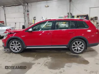 2017 Volkswagen Golf S с VIN 3VWH17AUXHM523722, выставлен на аукционе IAAI как лот 41890725 с пробегом 115 308 миль миль и . История ставок и продаж доступна на DreamBid. Изображение 14.