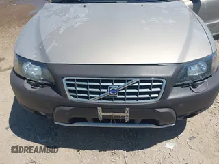 2004 Volvo V70 XC Cross Country with VIN YV1SZ59H441163300, listed as a IAAI auction lot 42606073 with 193,098 mi miles and . Bid and sale history available at DreamBid. Image 6.