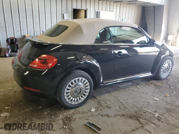 2013 Volkswagen Beetle 2.5L с VIN 3VW5P7AT5DM811974, выставлен на аукционе Copart как лот 56853015 с пробегом 68 959 миль миль и На запчасти • Non repairable. История ставок и продаж доступна на DreamBid. Изображение 3.