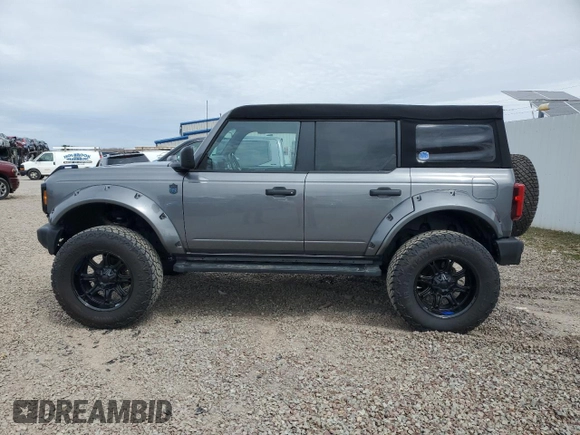2023 Ford Bronco z VIN 1FMDE5DHXPLC10349, wystawiony jako Copart lot #53951735 z przebiegiem 8 931 mil mil oraz Szkoda całkowita • Salvage title. Historia ofert i sprzedaży dostępna na DreamBid. Obrazek 13.