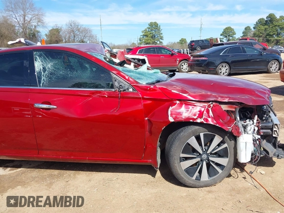 2019 Nissan Altima 2.5 SV with VIN 1N4BL4DV9KC218782, listed as a IAAI auction lot 41679464 with 112,195 mi miles. Bid and sale history available at carsss.com. Image 18.