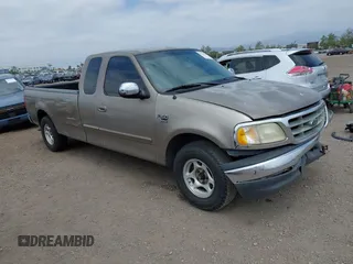 2001 Ford F-150 XL z VIN 1FTRX17W21NB19028, wystawiony jako IAAI lot #42354428 z przebiegiem 189 824 mil mil oraz . Historia ofert i sprzedaży dostępna na DreamBid. Obrazek 1.