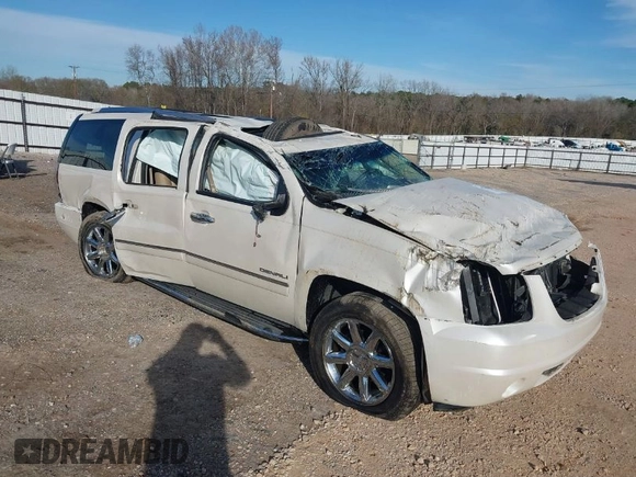 2011 GMC Yukon XL Denali with VIN 1GKS1MEFXBR362527, listed as a IAAI auction lot 41342493 with 227,251 mi miles. Bid and sale history available at carsss.com. Image 1.