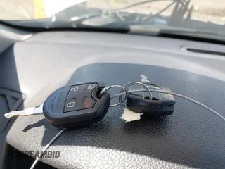 2012 Ford Fusion SE z VIN 3FAHP0HG9CR138274, wystawiony jako IAAI lot #41970444 z przebiegiem 105 707 mil mil oraz . Historia ofert i sprzedaży dostępna na DreamBid. Obrazek 11.