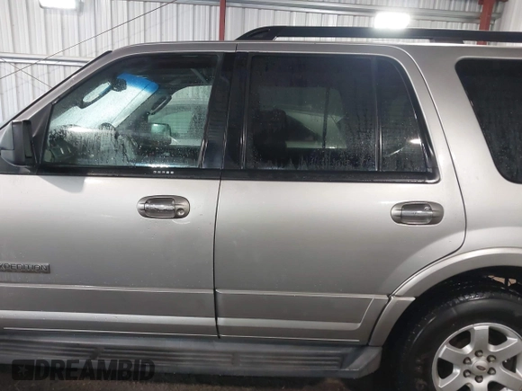 2008 Ford Expedition SSV with VIN 1FMFU15528LA34603, listed as a IAAI auction lot 42205552 with 253,225 mi miles and . Bid and sale history available at DreamBid. Image 14.