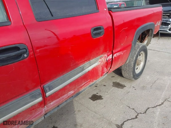 2006 Chevrolet Silverado 2500HD LT1 with VIN 1GCHK23D96F164778, listed as a IAAI auction lot 41153858 with NaN miles. Bid and sale history available at carsss.com. Image 18.
