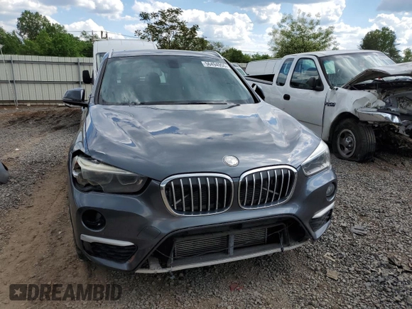 2016 BMW X1 xDrive28i z VIN WBXHT3C31GP881961, wystawiony jako Copart lot #56494955 z przebiegiem Nie podano mil oraz Czysty tytuł • Clean title. Historia ofert i sprzedaży dostępna na DreamBid. Obrazek 5.