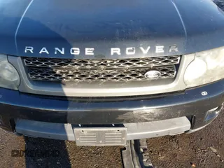 2010 Land Rover Range Rover Sport HSE Lux z VIN SALSK2D47AA227752, wystawiony jako IAAI lot #41531880 z przebiegiem 127 931 mil mil oraz . Historia ofert i sprzedaży dostępna na DreamBid. Obrazek 6.