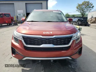 2022 Kia Seltos S with VIN KNDEUCAAXN7276641, listed as a Copart auction lot 57770305 with 26,594 mi miles and Salvage title. Bid and sale history available at DreamBid. Image 5.