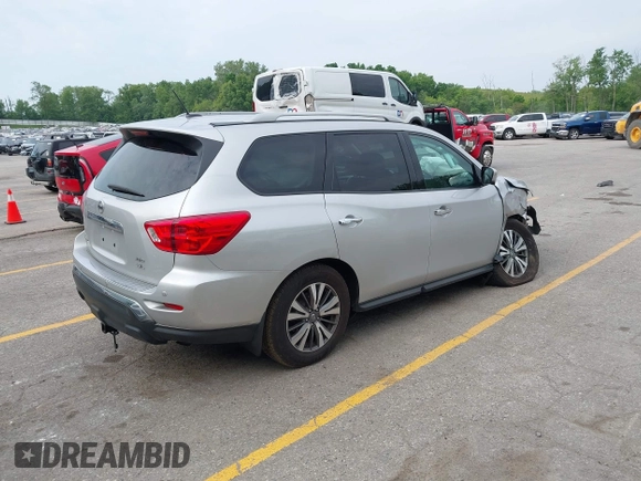 2017 Nissan Pathfinder SV z VIN 5N1DR2MM0HC619400, wystawiony jako IAAI lot #42457072 z przebiegiem 159 839 mil mil oraz . Historia ofert i sprzedaży dostępna na DreamBid. Obrazek 4.