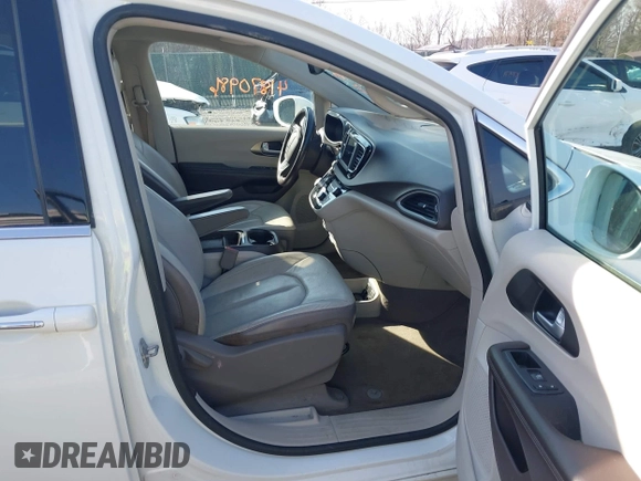 2018 Chrysler Pacifica Touring L z VIN 2C4RC1BG4JR142566, wystawiony jako IAAI lot #41870986 z przebiegiem 102 609 mil mil oraz . Historia ofert i sprzedaży dostępna na DreamBid. Obrazek 5.