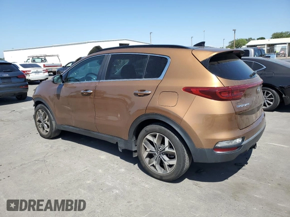 2020 Kia Sportage EX z VIN KNDPN3AC4L7641853, wystawiony jako Copart lot #55013835 z przebiegiem 46 910 mil mil oraz Szkoda całkowita • Salvage title. Historia ofert i sprzedaży dostępna na DreamBid. Obrazek 2.