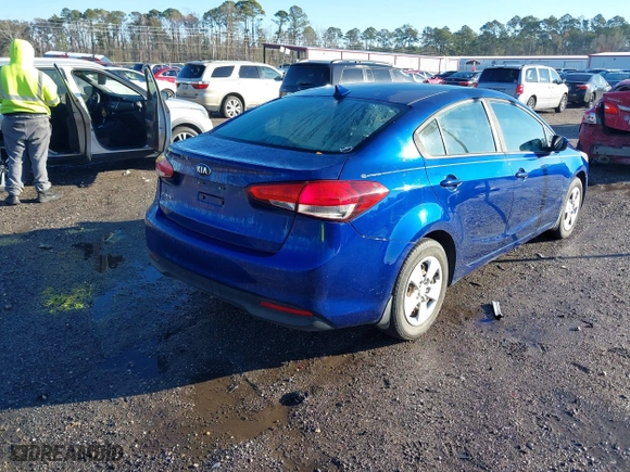 2018 Kia Forte LX with VIN 3KPFK4A71JE226693, listed as a IAAI auction lot 41334267 with 140,906 mi miles. Bid and sale history available at carsss.com. Image 4.