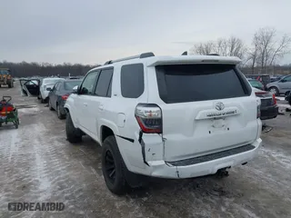 2022 Toyota 4Runner SR5 Premium with VIN JTENU5JRXN6010314, listed as a IAAI auction lot 41554403 with 35,238 mi miles. Bid and sale history available at carsss.com. Image 3.