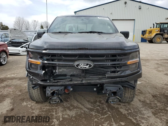 2024 Ford F-150 XLT with VIN 1FTEW3LP8RKD69396, listed as a Copart auction lot 45628915 with 831 mi miles and Salvage Title. Bid and sale history available at carsss.com. Image 5.