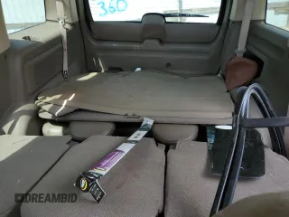 2002 Ford Explorer Eddie Bauer с VIN 1FMDU74E82UC13628, выставлен на аукционе Copart как лот 53943485 с пробегом Не указан миль и Списание • Salvage title. История ставок и продаж доступна на DreamBid. Изображение 10.