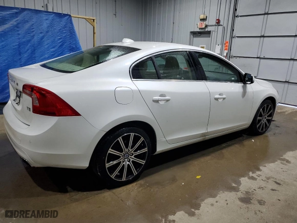 2015 Volvo S60 T5 Drive-E Premier with VIN YV140MFK5F1352599, listed as a Copart auction lot 49120995 with 151,436 mi miles and Salvage Title. Bid and sale history available at carsss.com. Image 3.