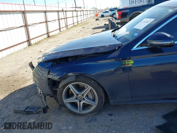2019 Mercedes-Benz E 300 with VIN WDDZF4JB5KA523255, listed as a IAAI auction lot 41731107 with 22,065 mi miles and . Bid and sale history available at DreamBid. Image 6.
