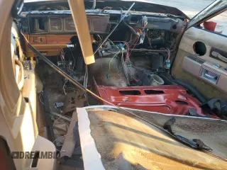 1987 Chevrolet Caprice Classic z VIN 1G1BN51H9HX113226, wystawiony jako Copart lot #87006324 z przebiegiem 177 611 mil mil oraz Nie do naprawy • Non repairable. Historia ofert i sprzedaży dostępna na DreamBid. Obrazek 8.
