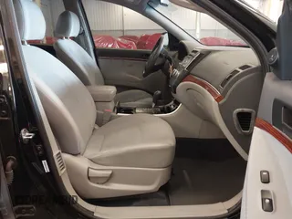 2010 Hyundai Veracruz Limited with VIN KM8NUDCC7AU115479, listed as a IAAI auction lot 42304202 with 106,230 mi miles and . Bid and sale history available at DreamBid. Image 5.