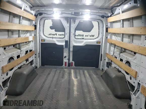 2019 Ford Transit z VIN 1FTYR1ZM1KKA42477, wystawiony jako Copart lot #53732225 z przebiegiem 220 146 mil mil oraz Czysty tytuł • Clean title. Historia ofert i sprzedaży dostępna na DreamBid. Obrazek 10.