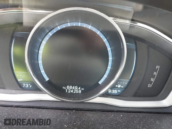 2015 Volvo XC60 T6 with VIN YV4902RKXF2669393, listed as a IAAI auction lot 42380410 with 124,258 mi miles and . Bid and sale history available at DreamBid. Image 7.
