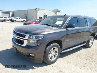 2016 Chevrolet Suburban LT z VIN 1GNSCHKC3GR313126, wystawiony jako IAAI lot #41743640 z przebiegiem 178 351 mil mil oraz . Historia ofert i sprzedaży dostępna na DreamBid. Obrazek 18.