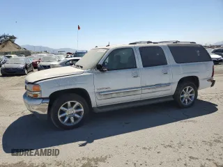 2003 GMC Yukon XL SLT with VIN 3GKEC16T73G272957, listed as a Copart auction lot 68890194 with 233,709 mi miles and Clean Title. Bid and sale history available at carsss.com. Image 1.