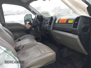 2017 Ford F-250 XL с VIN 1FDBF2A64HEC86581, выставлен на аукционе IAAI как лот 42197355 с пробегом 107 873 миль миль и . История ставок и продаж доступна на DreamBid. Изображение 5.