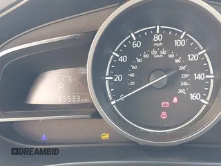 2018 Mazda 3 Touring z VIN 3MZBN1L38JM243749, wystawiony jako IAAI lot #41771812 z przebiegiem 65 533 mil mil oraz . Historia ofert i sprzedaży dostępna na DreamBid. Obrazek 15.