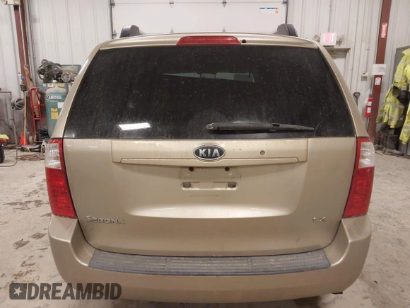 2007 Kia Sedona EX with VIN KNDMB233576160010, listed as a IAAI auction lot 41666497 with 206,834 mi miles. Bid and sale history available at carsss.com. Image 16.
