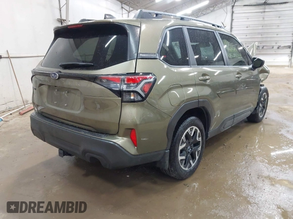 2025 Subaru Forester Premium with VIN JF2SLDDC9SH438517, listed as a IAAI auction lot 42503076 with 7,773 mi miles and . Bid and sale history available at DreamBid. Image 4.