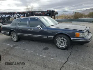 1994 Lincoln Town Car Signature z VIN 1LNLM82W6RY705395, wystawiony jako Copart lot #82490554 z przebiegiem 252 997 mil mil oraz Szkoda całkowita • Salvage title. Historia ofert i sprzedaży dostępna na DreamBid. Obrazek 4.
