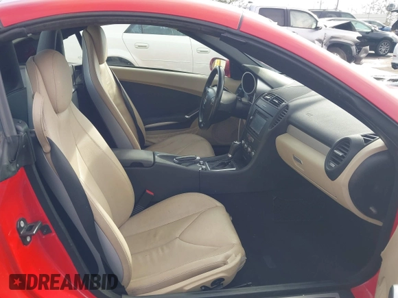2008 Mercedes-Benz SLK-Class 3.0L with VIN WDBWK54F58F177151, listed as a IAAI auction lot 41516954 with 201,431 mi miles. Bid and sale history available at carsss.com. Image 5.