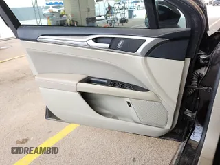 2020 Ford Fusion SE с VIN 3FA6P0LU9LR177063, выставлен на аукционе IAAI как лот 42785490 с пробегом 51 258 миль миль и . История ставок и продаж доступна на DreamBid. Изображение 9.