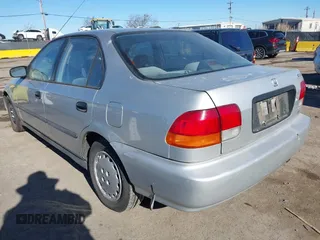 1997 Honda Civic DX z VIN 2HGEJ6528VH583518, wystawiony jako IAAI lot #41388173 z przebiegiem 250 513 mil mil oraz . Historia ofert i sprzedaży dostępna na DreamBid. Obrazek 3.
