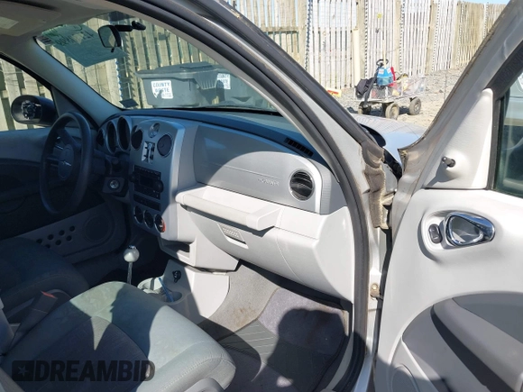 2008 Chrysler PT Cruiser z VIN 3A8FY48B08T100848, wystawiony jako IAAI lot #42130899 z przebiegiem 101 254 mil mil oraz . Historia ofert i sprzedaży dostępna na DreamBid. Obrazek 5.