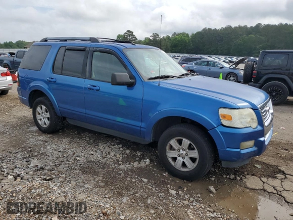 2010 Ford Explorer XLT z VIN 1FMEU6DE2AUA09064, wystawiony jako Copart lot #55181075 z przebiegiem 112 333 mil mil oraz Szkoda całkowita • Salvage title. Historia ofert i sprzedaży dostępna na DreamBid. Obrazek 4.