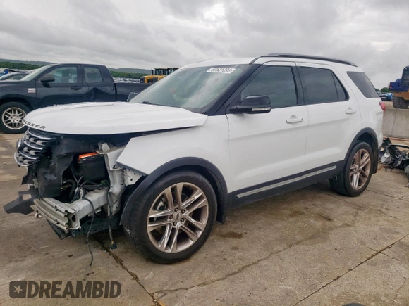 2017 Ford Explorer XLT z VIN 1FM5K7D81HGA26890, wystawiony jako Copart lot #60531395 z przebiegiem 139 008 mil mil oraz Szkoda całkowita • Salvage title. Historia ofert i sprzedaży dostępna na DreamBid. Obrazek 1.
