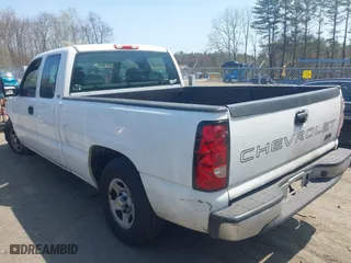 2003 Chevrolet Silverado 1500 Work Truck with VIN 1GCEC19X33Z360141, listed as a IAAI auction lot 42077431 with 180,000 mi miles. Bid and sale history available at carsss.com. Image 3.