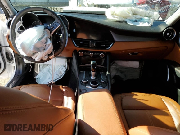2018 Alfa Romeo Giulia with VIN ZARFAEDN7J7567993, listed as a Copart auction lot 72034332 with 35,437 mi miles. Bid and sale history available at carsss.com. Image 8.