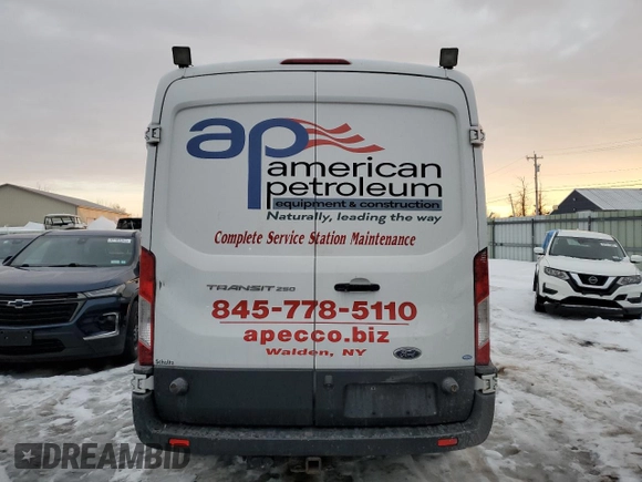 2017 Ford Transit with VIN 1FTYR2CM1HKB27147, listed as a Copart auction lot 46794355 with 268,549 mi miles and Salvage title. Bid and sale history available at DreamBid. Image 6.