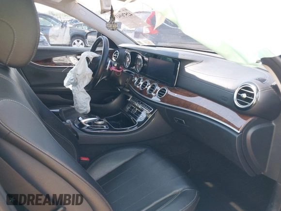 2017 Mercedes-Benz E 300 Luxury с VIN WDDZF4KB5HA181216, выставлен на аукционе IAAI как лот 42576943 с пробегом 105 576 миль миль и . История ставок и продаж доступна на DreamBid. Изображение 5.