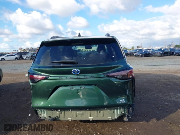 2024 Toyota Sienna XLE with VIN 5TDJSKFC7RS135935, listed as a IAAI auction lot 41409630 with 5,477 mi miles and . Bid and sale history available at DreamBid. Image 17.