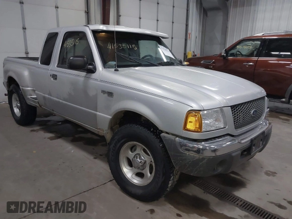 2001 Ford Ranger XL Fleet with VIN 1FTZR15E81TA57053, listed as a IAAI auction lot 41535115 with 146,784 mi miles. Bid and sale history available at carsss.com. Image 1.